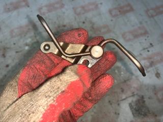 Форсунка масляная Audi A6 2005 Б/У Форсунка масляная Audi A6 2005