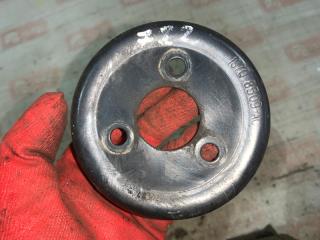 Шкив помпы Ford Focus 2008