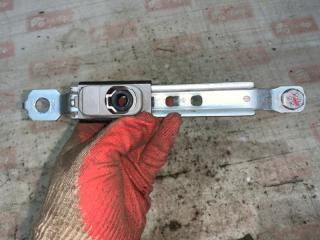 Запчасть механизм регулировки ремня безопасности передний правый Mitsubishi Lancer 2007