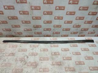 Уплотнительная резинка передняя Лада Приора 2008