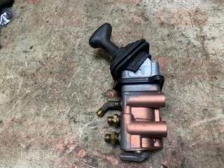 Кран ручного тормоза Scania R93 1993 Б/У Кран ручного тормоза Scania R93 1993