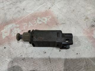 Датчик включения стопсигнала Volkswagen Transporter 1990 Б/У Датчик включения стопсигнала Volkswagen Transporter 1990