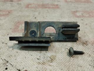 Кронштейн бампера передний правый Kia Rio 2010