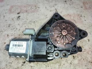 Мотор стеклоподъемника задний правый Hyundai i30 2011