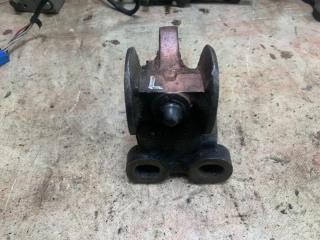 Кронштейн кабины левый DAF CF 85 2000 Б/У Кронштейн кабины левый DAF CF 85 2000