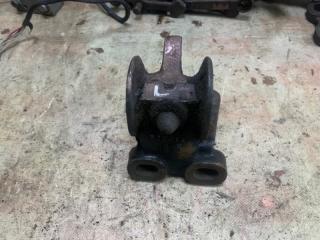 Кронштейн кабины левый DAF CF 85 2000 Б/У Кронштейн кабины левый DAF CF 85 2000