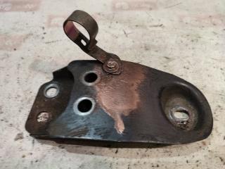 Кронштейн опоры двигателя Ford Escape 2000