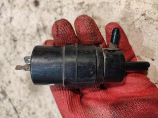 Запчасть насос омывателя Volkswagen Golf 1995