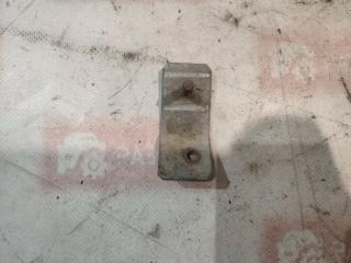 Запчасть крепление Audi A6 2005