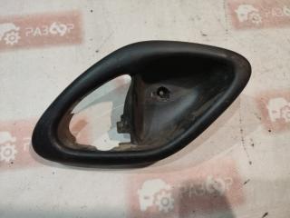 Накладка ручки двери задняя левая Ford Escape 2000 Б/У Накладка ручки двери задняя левая Ford Escape 2000