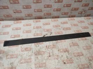 Молдинг на дверь передний правый Audi 80 1986