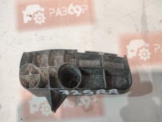 Крепление бампера заднее правое Toyota Auris 2008