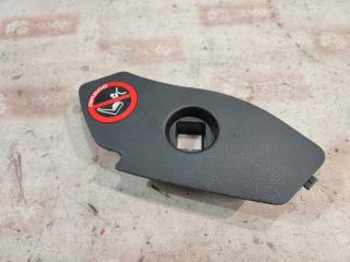 Запчасть пластик салона передний правый Nissan Tiida 2010