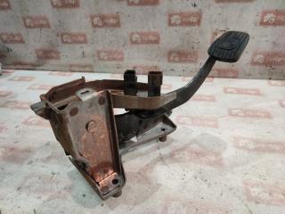 Педаль тормоза Nissan Tiida 2010 Б/У Педаль тормоза Nissan Tiida 2010