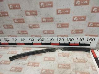 Уплотнительная резинка капота Toyota RAV4 2011