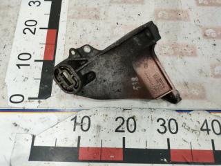 Кронштейн двигателя правый Audi 100 1992