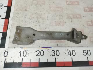 Кронштейн замка капота Nissan Tiida 2010