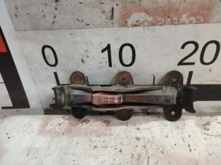 Кронштейн бампера задний левый Audi 100 1992