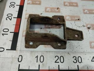 Кронштейн рессоры передний правый Ford Transit 2013