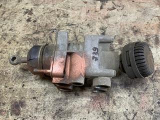 Кран тормозной SHAANXI SX3254JM384 2007 Б/У Кран тормозной SHAANXI SX3254JM384 2007