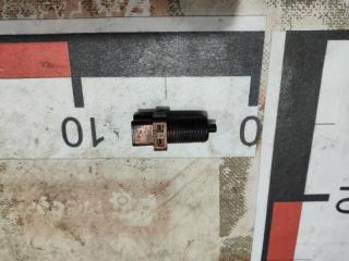 Датчик включения стопсигнала Mitsubishi Space Star 2004 Б/У Датчик включения стопсигнала Mitsubishi Space Star 2004