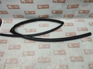 Уплотнитель задний правый Mitsubishi Lancer 2007