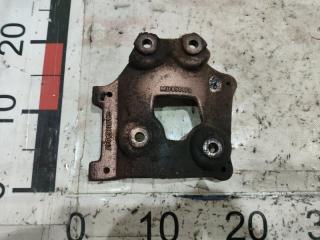 Кронштейн компрессора Mitsubishi Carisma 1997