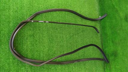 Запчасть уплотнение двери пара! заднее LAND ROVER FREELANDER 2004