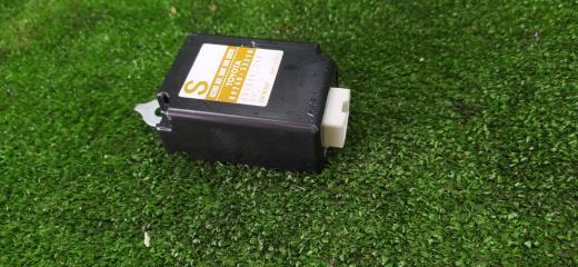 Запчасть блок управления замками Lexus ES350 2009