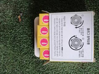 Запчасть свечи зажигания комплектом Nissan / Renault