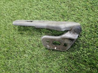 Петля капота левая AUDI A6