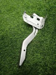 Петля капота левая TOYOTA Corolla 2019