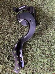 Петля капота правая TOYOTA COROLLA 2013-2018