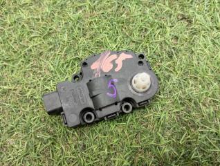 Фото запчасти сервопривод заслонки печки MERCEDES C200 2013 контрактная запчасть Запчасть сервопривод заслонки печки MERCEDES C200 2013