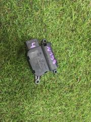 Фото запчасти сервопривод заслонки печки VOLKSWAGEN PASSAT 2010 Б/У запчасть Запчасть сервопривод заслонки печки VOLKSWAGEN PASSAT 2010