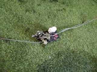 Запчасть замок двери задний левый GMC YUKON 2003