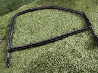 Запчасть уплотнение  двери переднее левое GMC YUKON 2003