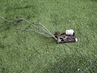 Запчасть замок двери передний левый GMC YUKON 2003