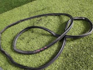 Фото запчасти уплотнение двери переднее левое NISSAN SERENA 1998 контрактная запчасть Запчасть уплотнение двери переднее левое NISSAN SERENA 1998