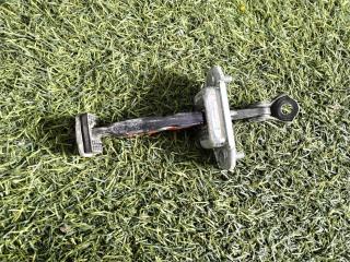 Фото запчасти ограничитель двери передний левый Kia K5 2013 г контрактная запчасть Запчасть ограничитель двери передний левый Kia K5 2013 г