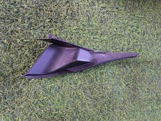 Запчасть уголок жабо левый Subaru Forester 2010