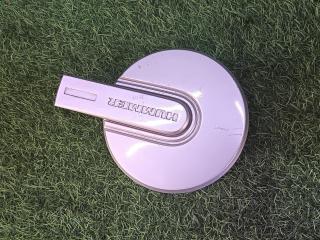 Фото запчасти лючок бензобака Hummer H3 2006 контрактная запчасть Запчасть лючок бензобака Hummer H3 2006