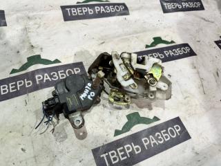 Запчасть замок двери Mitsubishi Montero 1998-2009