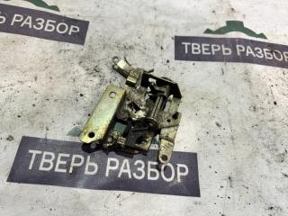 Запчасть замок боковой двери задний правый Volkswagen Transporter 1990-2003