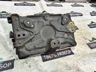 Запчасть подставка под аккумулятор Mitsubishi Pajero 1998-2006