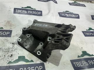 Запчасть кронштейн генератора Ford Focus