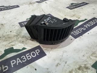 Запчасть дефлектор воздушный правый Skoda Octavia