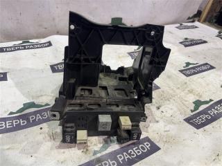 Запчасть кронштейн блока предохранителей Skoda Octavia 2005