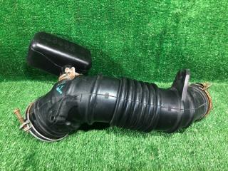 Запчасть патрубок воздушного фильтра Toyota RAV4 2009