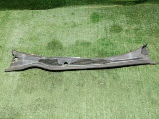 Запчасть решетка под лобовое стекло Toyota Chaser 2000